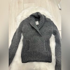 Aritzia TNA Women’s Lambswool Grey Sweater